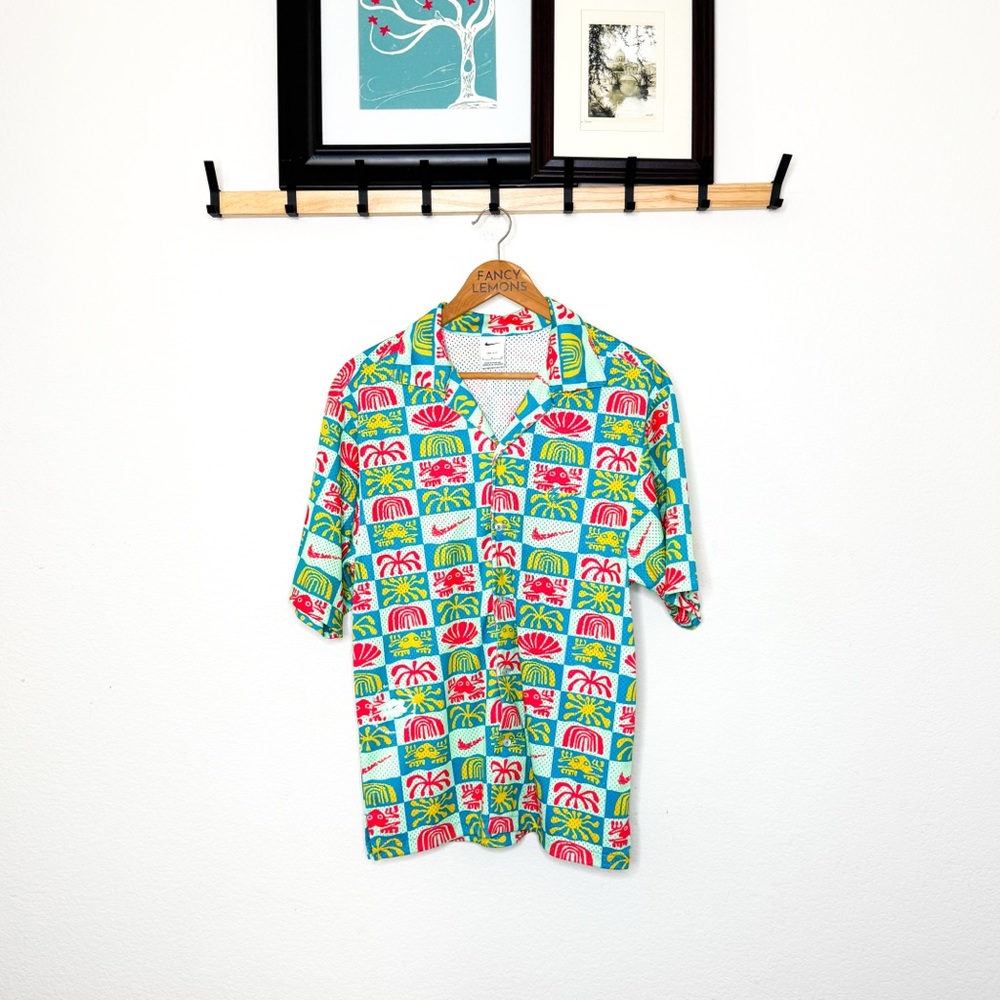 Nike Dri-Fit Button Up Shirt Tropical Tile Print Short Sleeve Size S